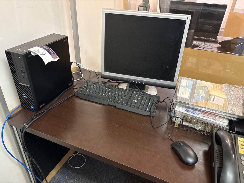 A Group of (6) Ass't Dell Desktop Computer Workstations