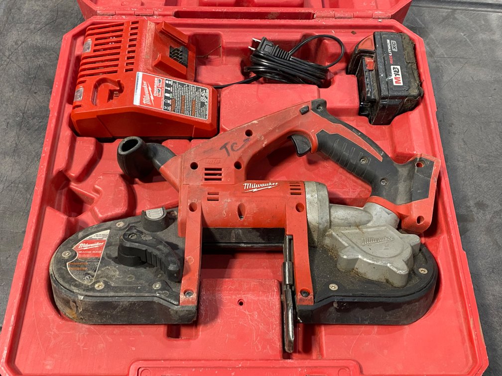 Milwaukee 2629-22 M18 Cordless Band Saw Kit