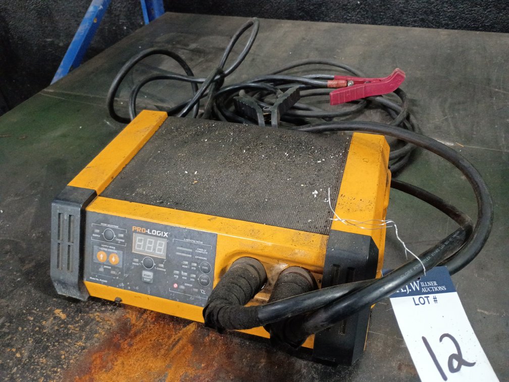 Pro-Logix 12V Portable Battery Charger