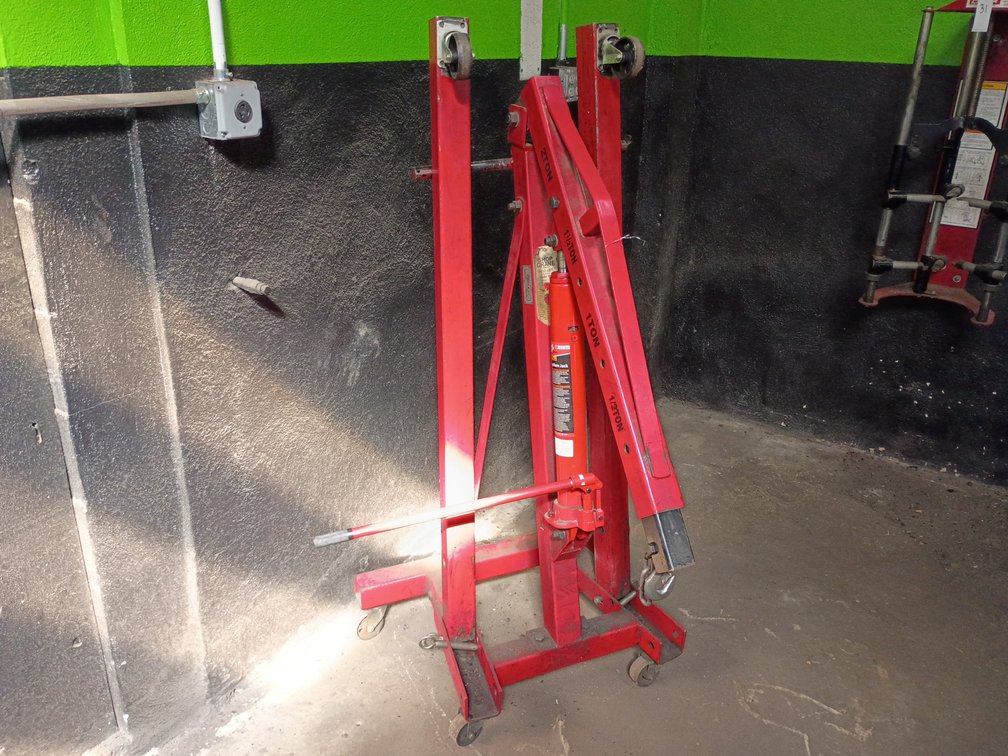 AFF 4,400lb Capacity Rolling Shop Crane