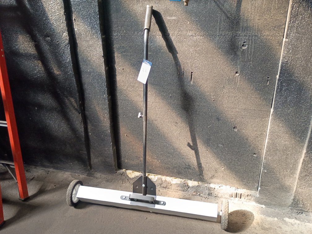Vevor 36" Magnet Roller
