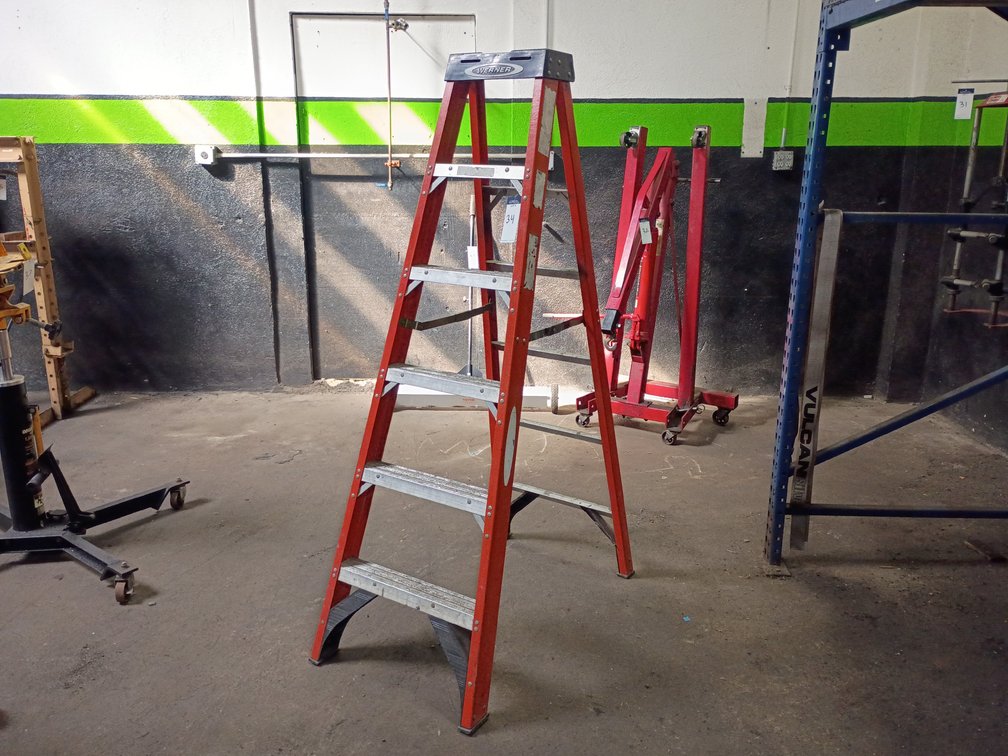 Werner 6' Fiberglass Step Ladder