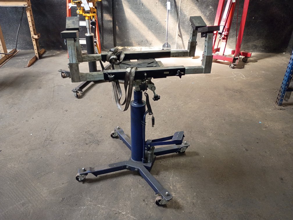 TCE 1,000lb Capacity Transmission Jack w/ Adapter