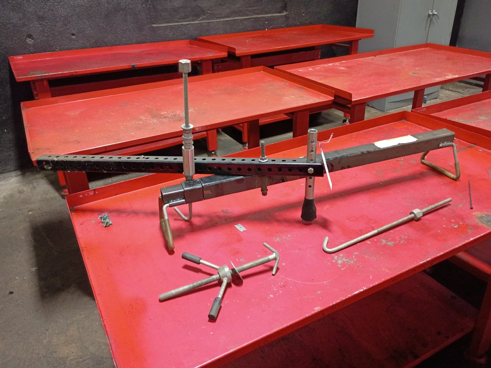 Omega Engine Transverse Bar with Support Arm