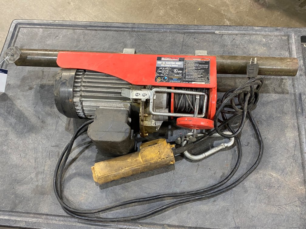 Haul-Master 880lb Electric Hoist w/ Remote Control