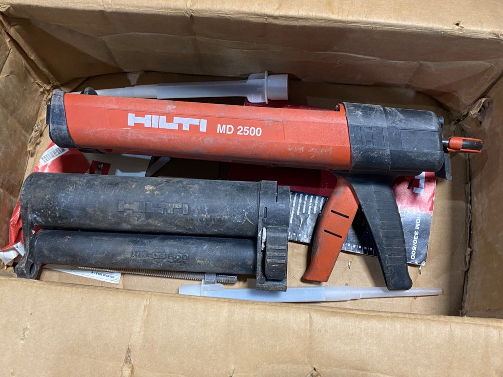 Hilti MD 2500 Manual Adhesive Dispenser