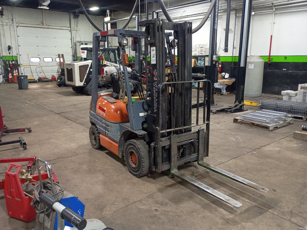 Toyota 42-6FGU15, 3,000lb Capacity LPG Forklift