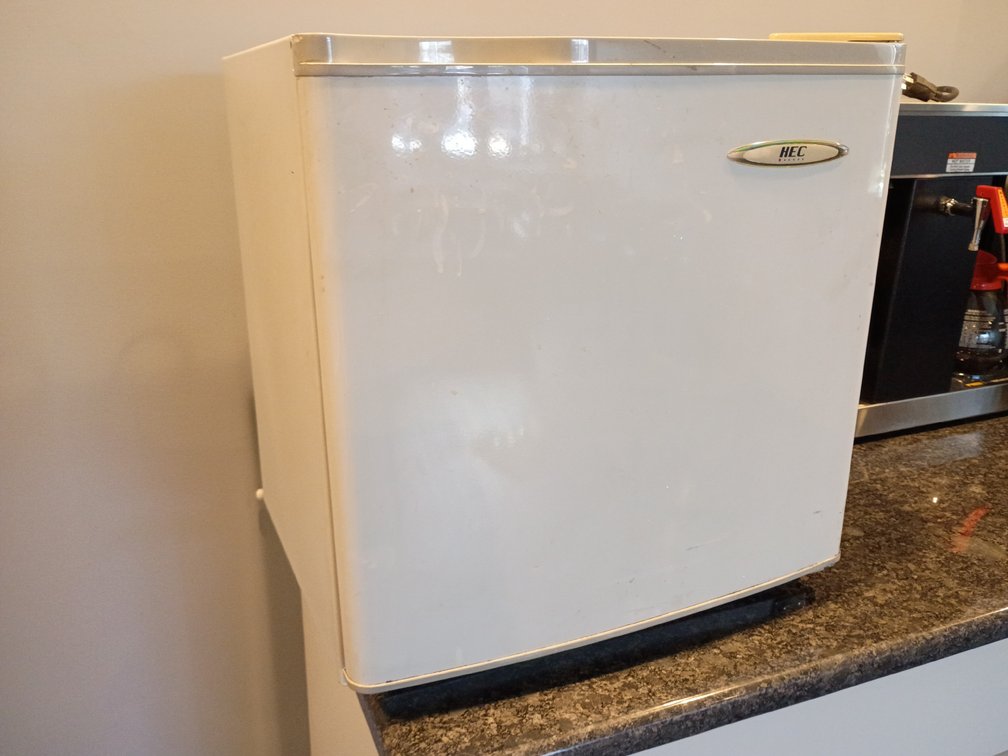 HEC Countertop Mini Refrigerator