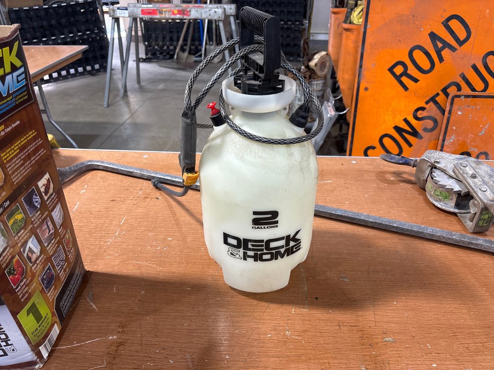 Deck & Home 2-Gal Universal Sprayer
