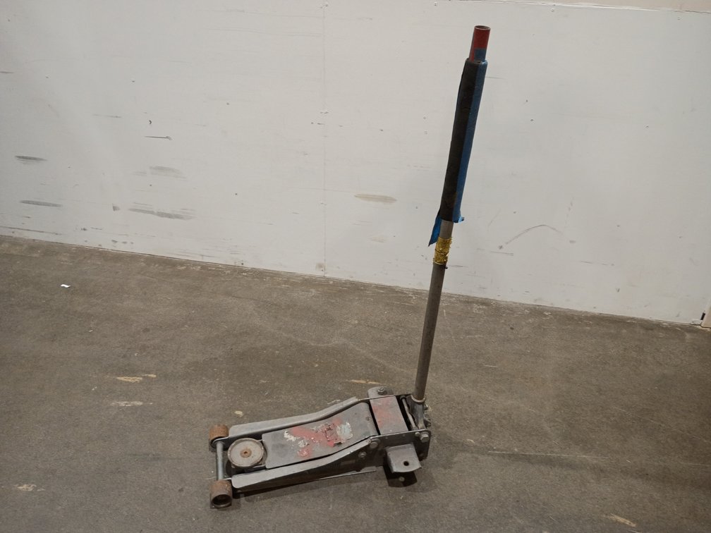 Pittsburgh Floor Jack