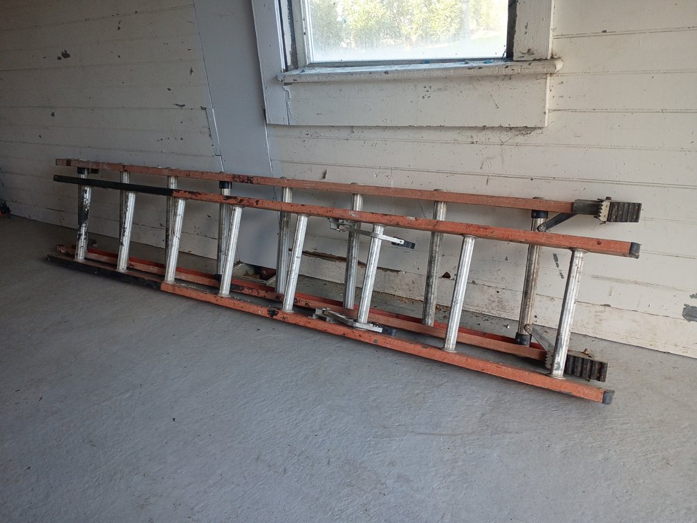 Werner 16' Fiberglass Extension Ladder