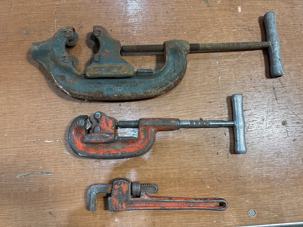 {each} Ass't Manual Pipe Tools