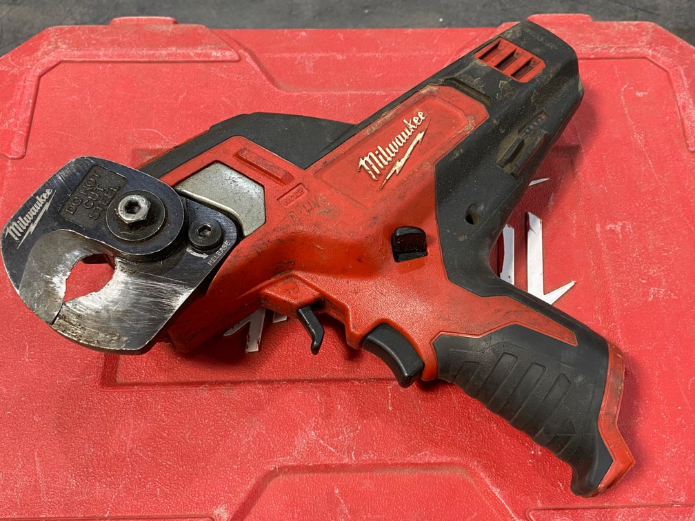 Milwaukee 2472-20 600MCM Cordless Cable Cutter