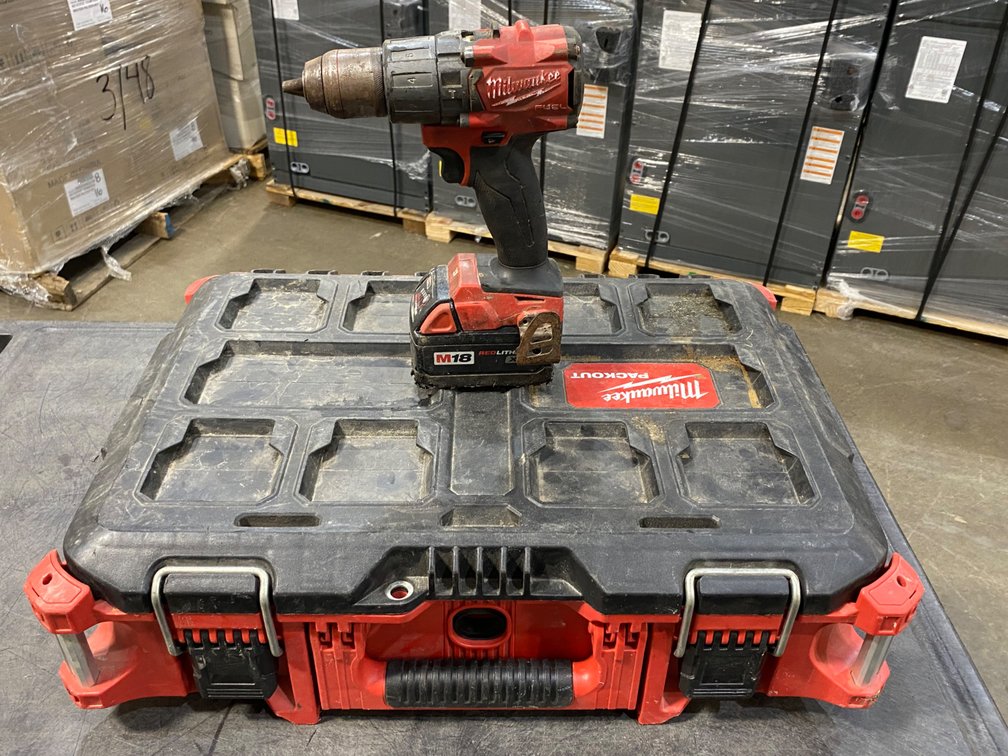 Milwaukee PackOut Case w/ Cordless Milwaukee Hammer Drill