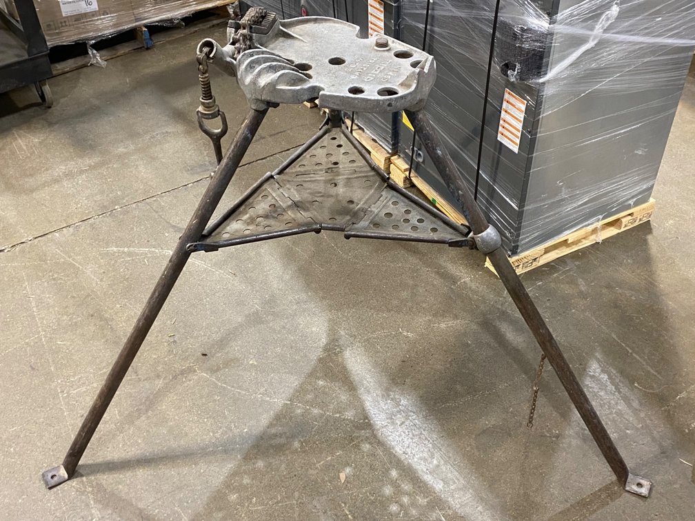 RIDGID No.450 Tristand w/ Chain Vise