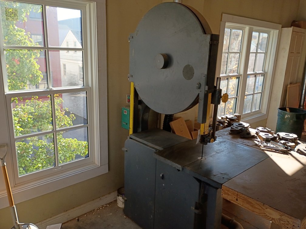 Rockwell Crescent Vertical Bandsaw