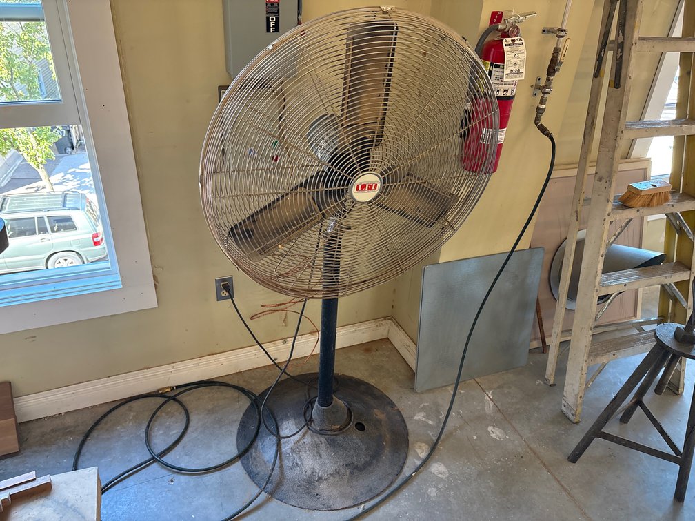 LFI 32" Articulating Pedestal Fan