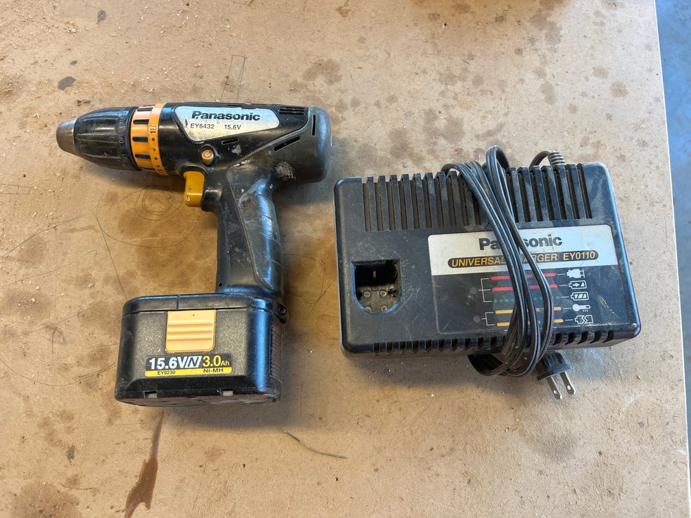 Panasonic Cordless 15.6V 1/2" Drill Kit