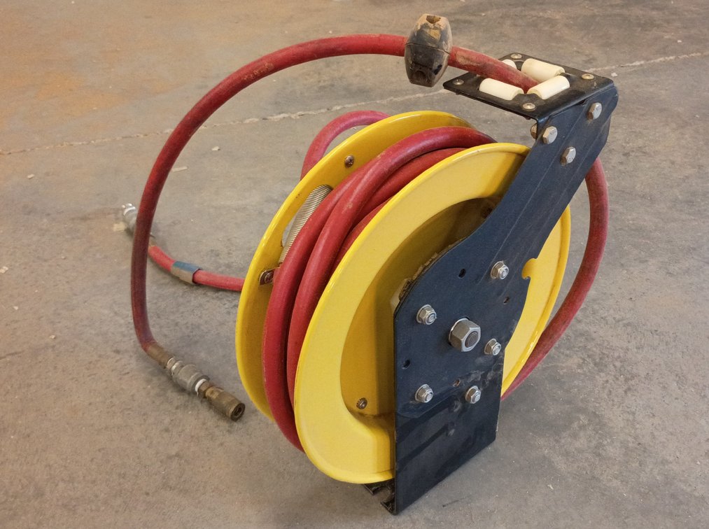 Wall-Mounted Retractable Air Hose Reel