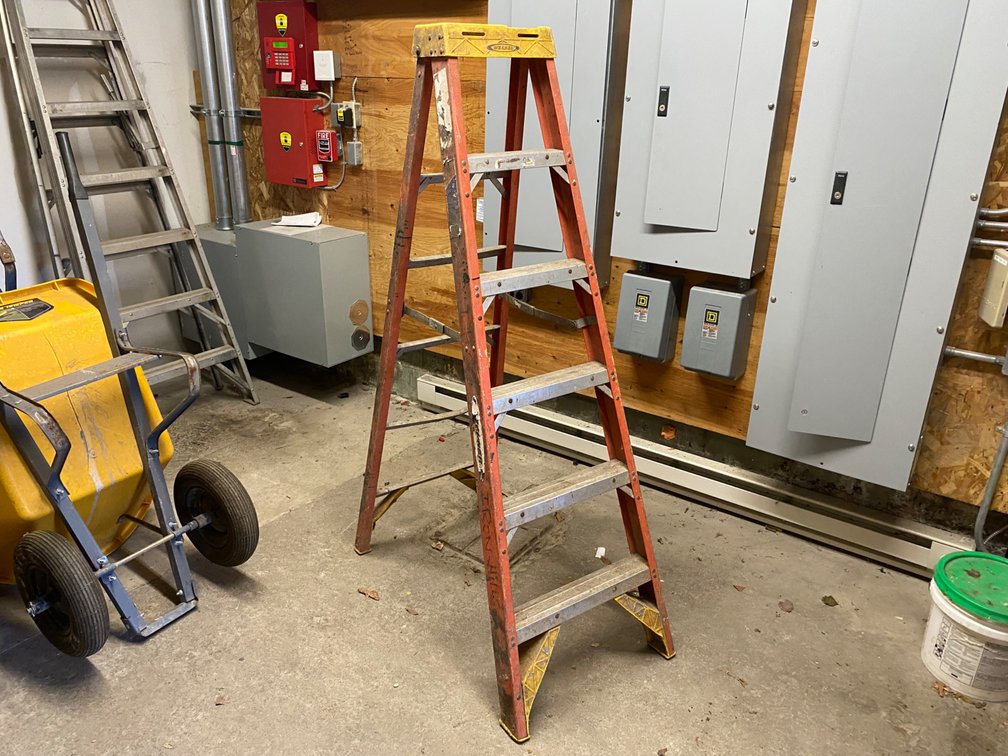Werner 6' Fiberglass Step Ladder