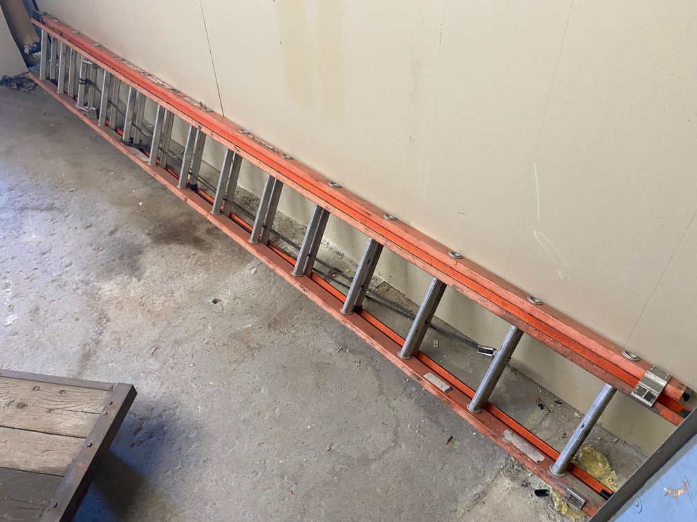 Werner 28' Fiberglass Extension Ladder