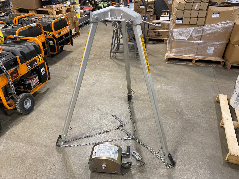 Miller ManHandler Rescue Winch w/ Tripod