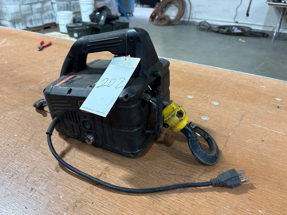 Vevor 1,100lb Capacity Electric Cable Hoist