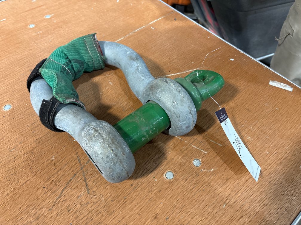Green Pin 2" 35-Ton Shackle