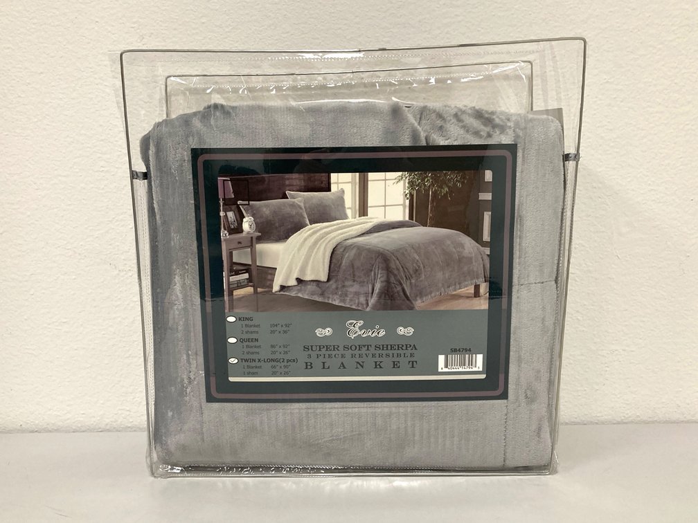 Image for Chic Home Bedding & Furniture Inventory (Los Angeles, CA)