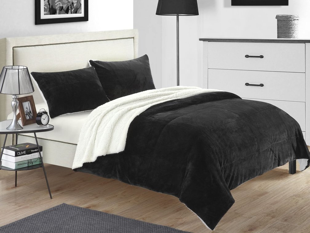 Image for Chic Home Bedding & Furniture Inventory (Los Angeles, CA)