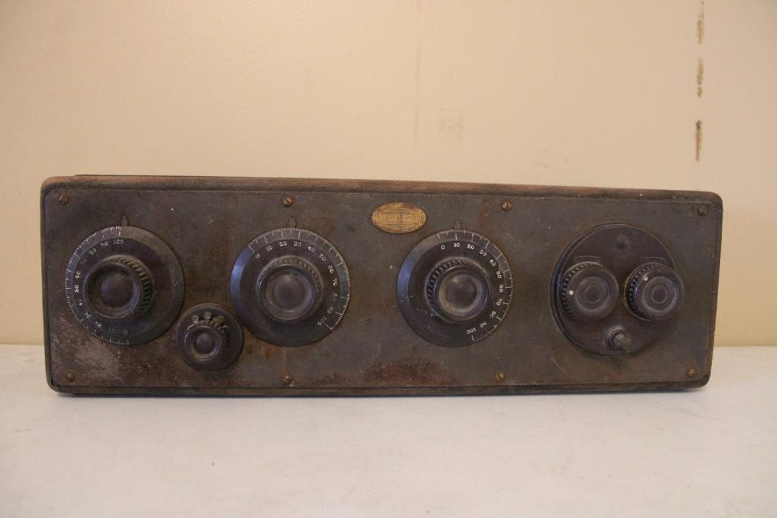 VINTAGE ATWATER KENT RECEIVING SET