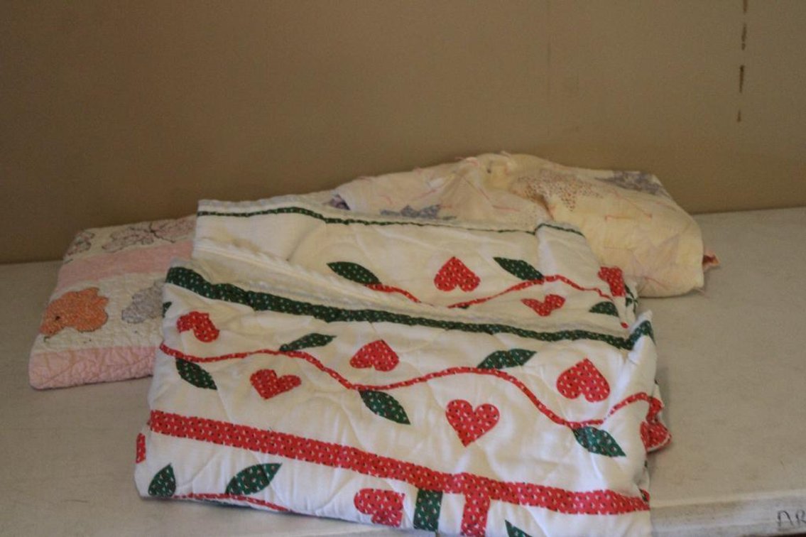 VINTAGE QUILTS