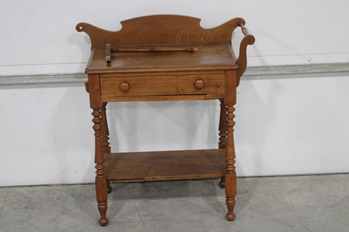 VINTAGE WASH STAND W/ TOWEL RACKS