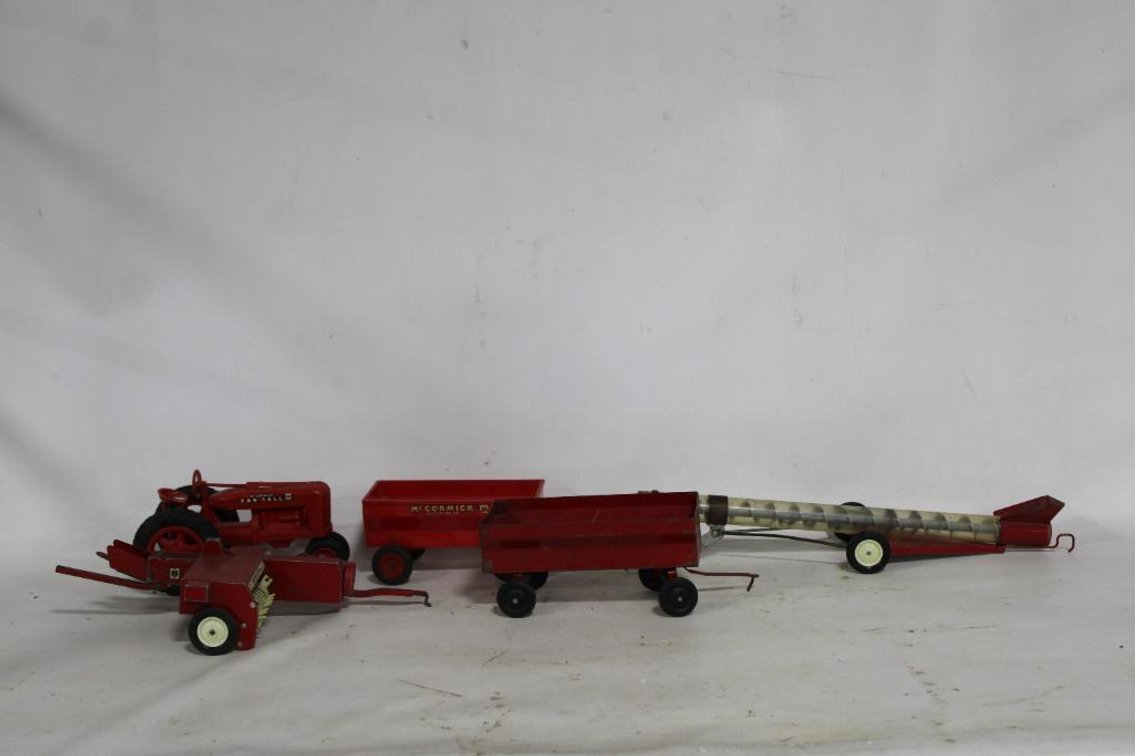 IH FARMALL DIE CAST 