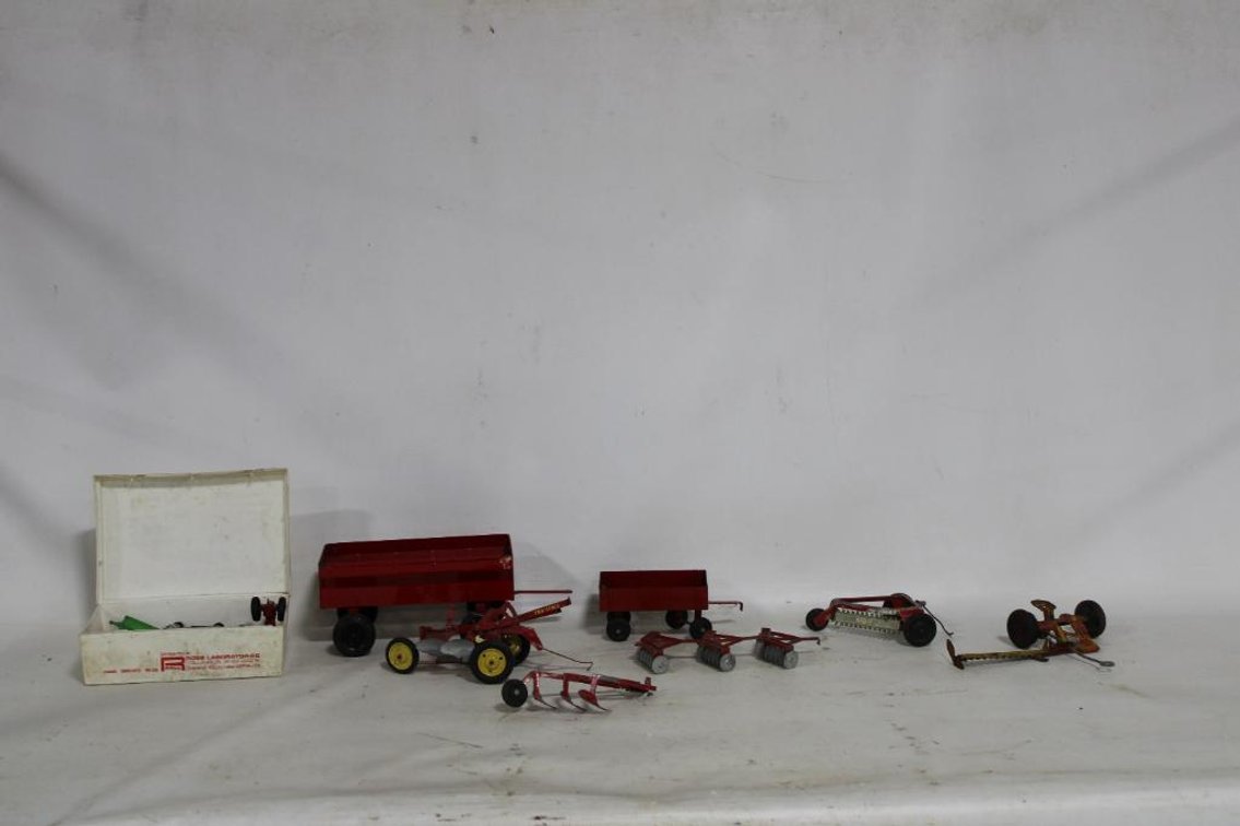 IH FARMALL AND TRUCK DIE CAST