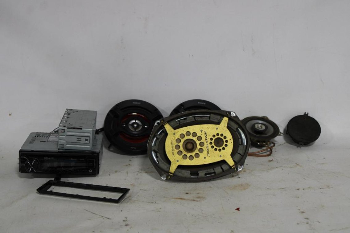 BOSS 550 HEAD UNIT AND SPEAKERS