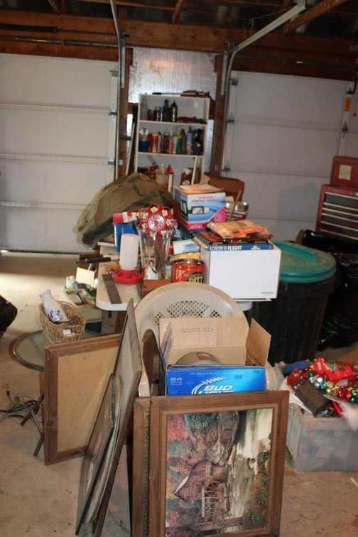 MIDDLE OF GARAGE CLEANING RIGHTS 