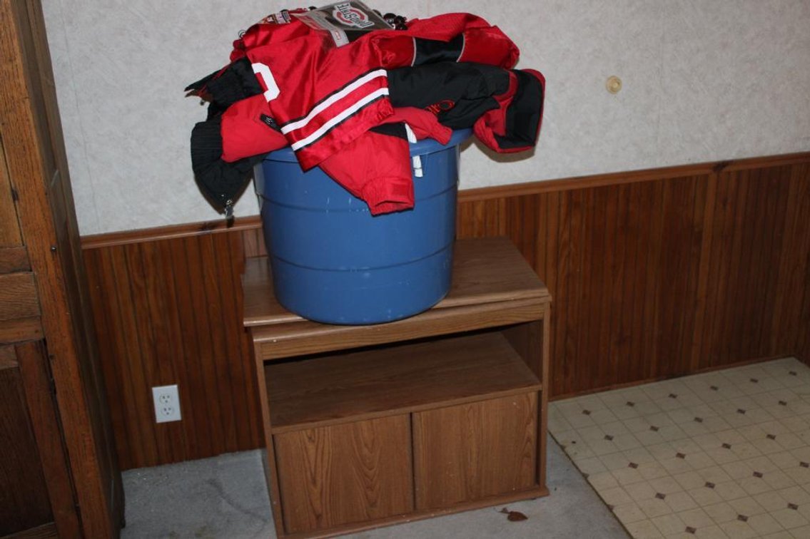 TV STAND, MUCK BUCKET, CONTENTS