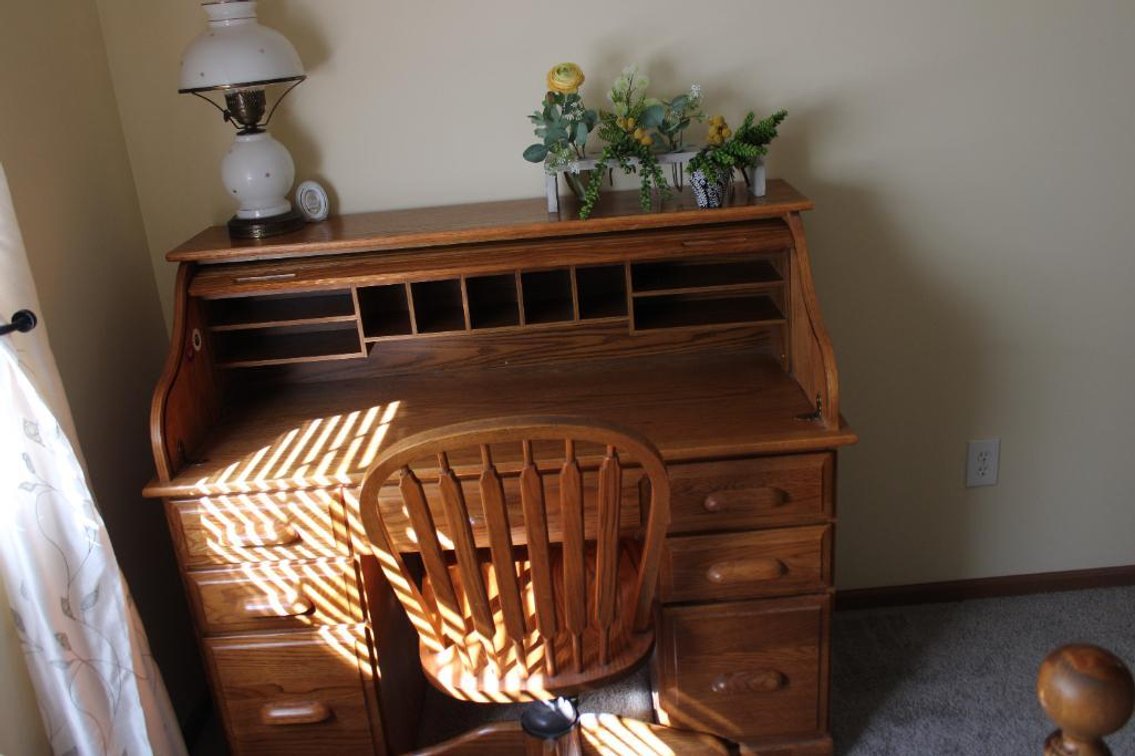 VINTAGE ROLL TOP DESK
