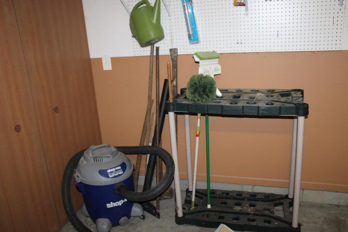 LONG HANDLE TOOLS AND SHOP VAC
