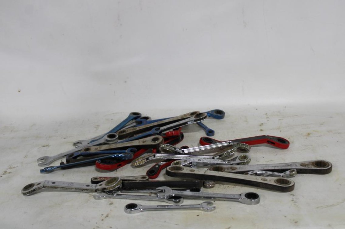 RATCHETING WRENCHES