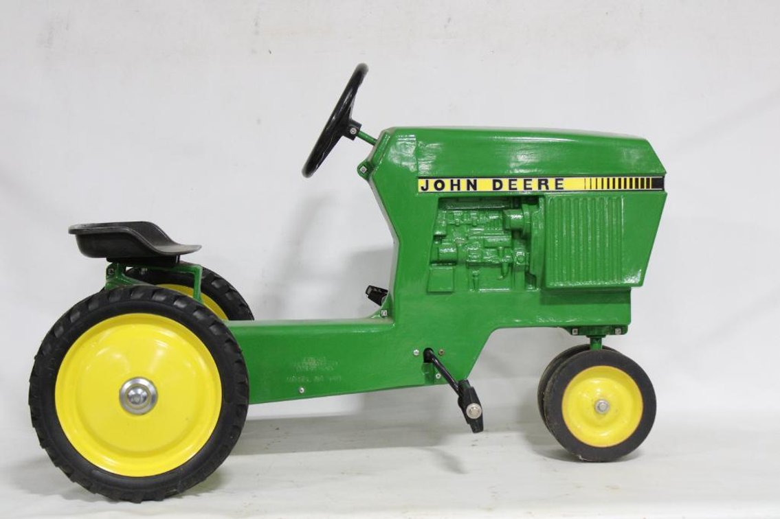 JOHN DEERE PEDAL TRACTOR