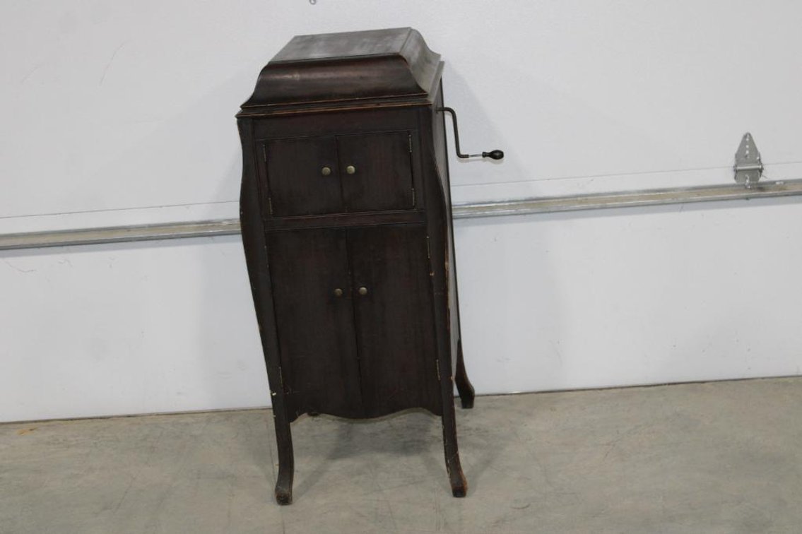 VICTROLA VICTOR TALKING MACHINE