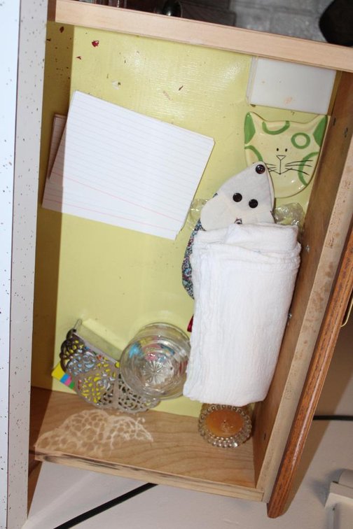 BOTTOM KITCHEN CABINETS CONTENTS