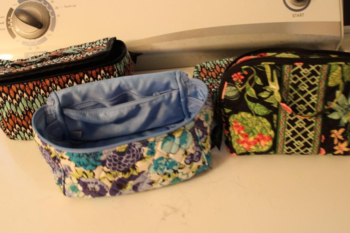 VERA BRADLEY TOILETRY BAGS