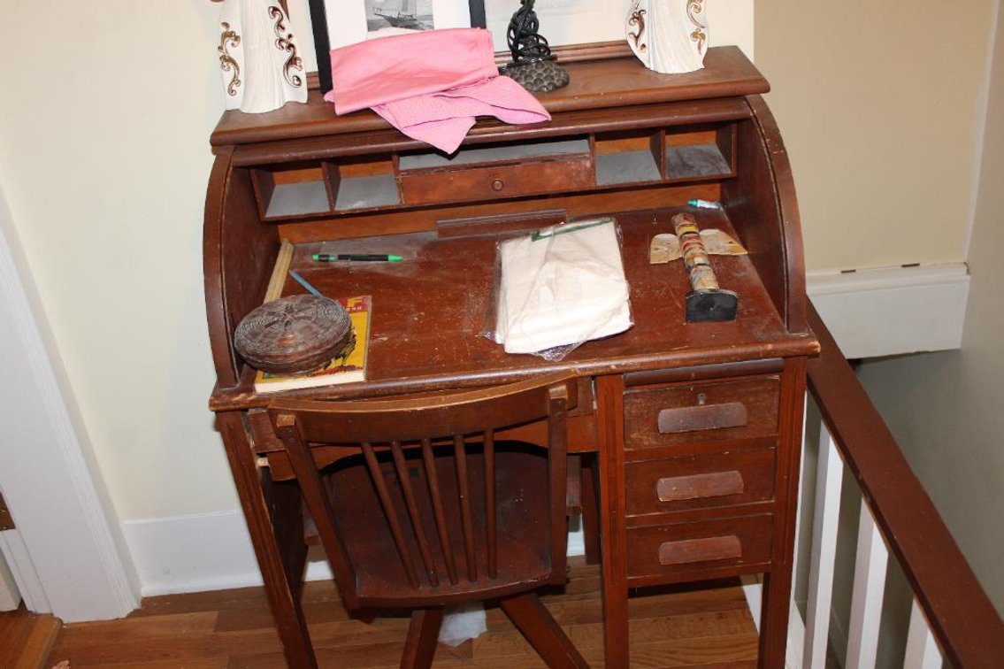 ANTIQUE CHILDRENS ROLL TOP DESK