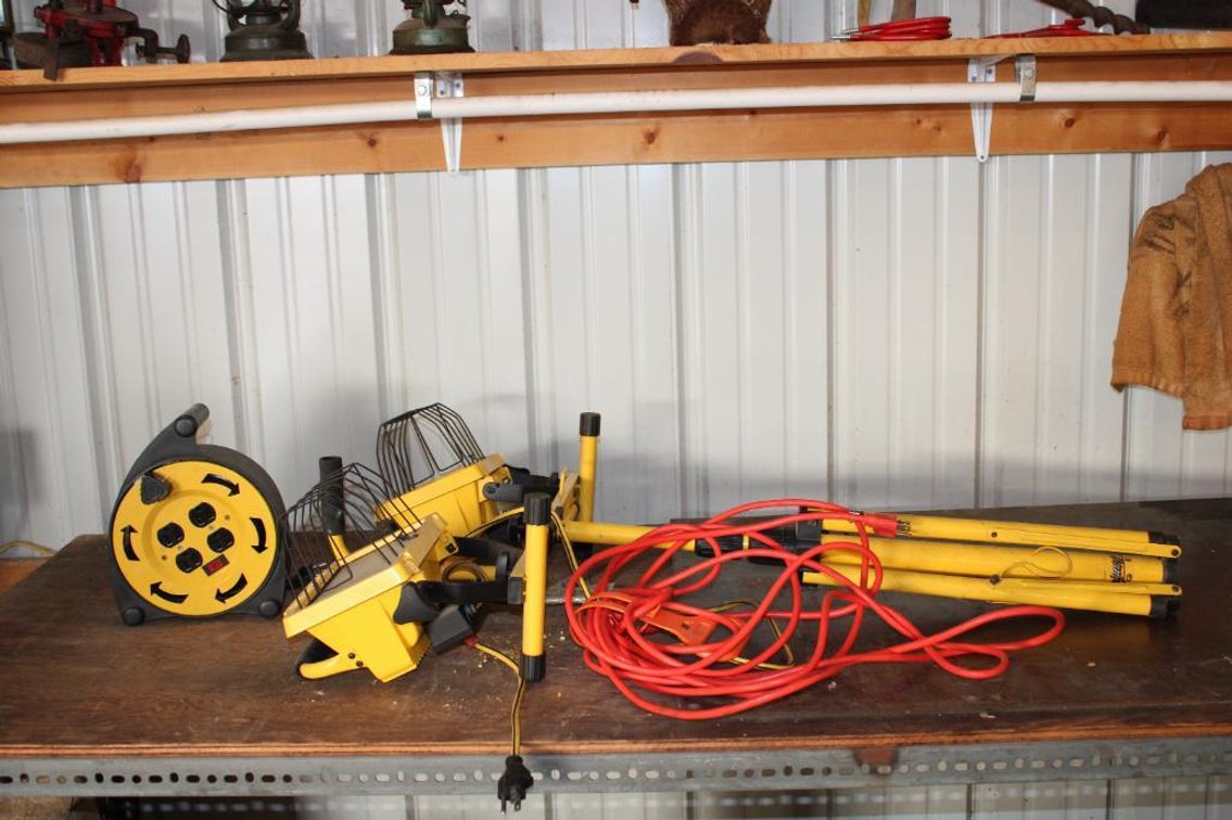 WORK LIGHT AND EXTENSION CORDS