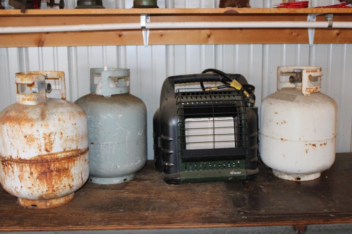 MR HEATER BUDDY HEATER AND PROPANE TANKS