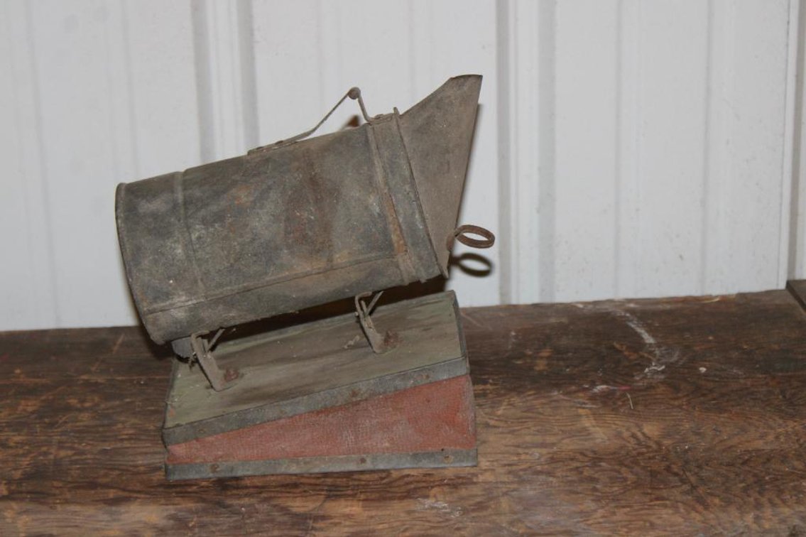 ANTIQUE DECOR 