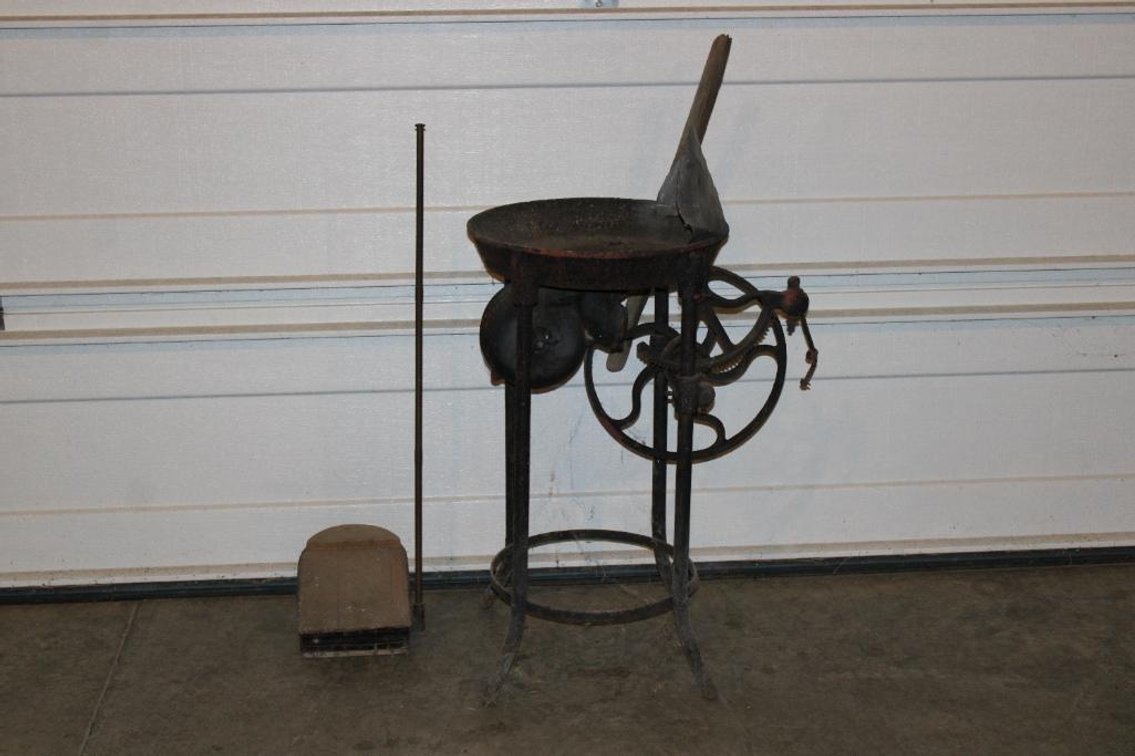 ANTIQUE FORGE